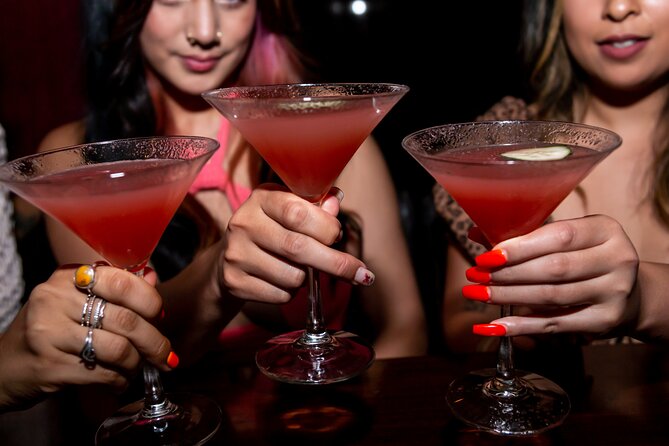 Best Bars on Fremont: Happy Hour and Hidden Gems - A Closer Look at the Fremont Street Tour