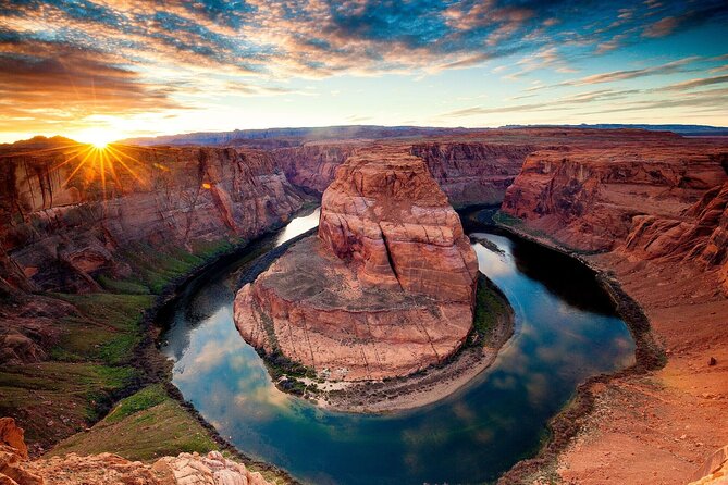 Vegas:Upper Antelope Canyon, Horseshoe Bend, Lake Powell&Lunch - Experience the Desert’s Finest: Upper Antelope Canyon, Horseshoe Bend, Lake Powell & Lunch
