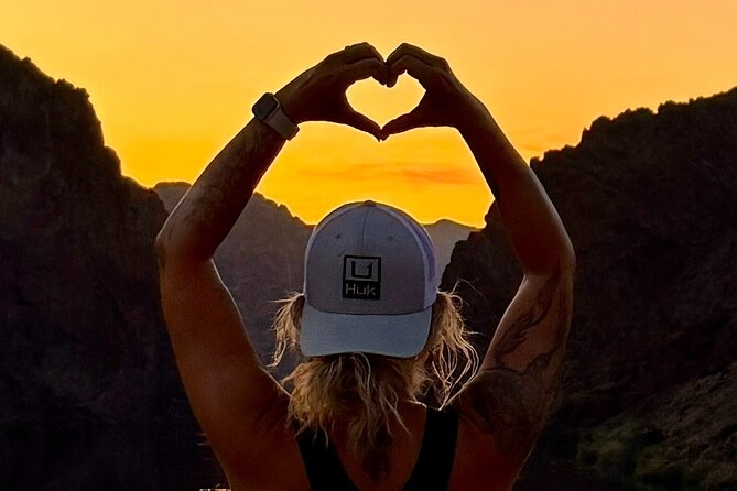 Emerald Cave Sunset Glow Kayak Tour: 3 Caves, Wildlife & Lights - Dive into the Black Canyon Sunset Kayaking Experience