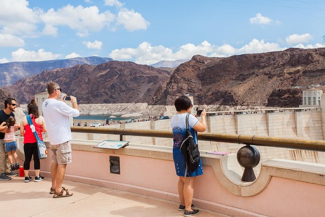 Exclusive: Private Tour of Las Vegas and the Hoover Dam - Additional Tips
