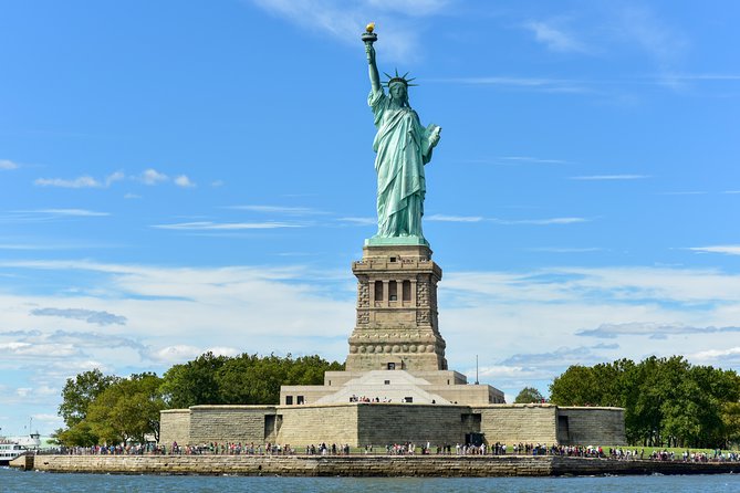 Manhattan Adventure Sightseeing Boat Tour - departing DOWNTOWN - Key Points