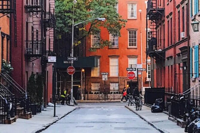 Stonewall and Gaslight: A Self-Guided Tour of Greenwich Village - Exploring Greenwich Village: What You Can Expect