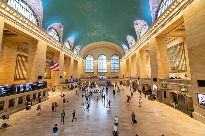 Presidents Trump and Obama's Life Private Tour Expert Guide - Up Close with Trump Tower and Central Park