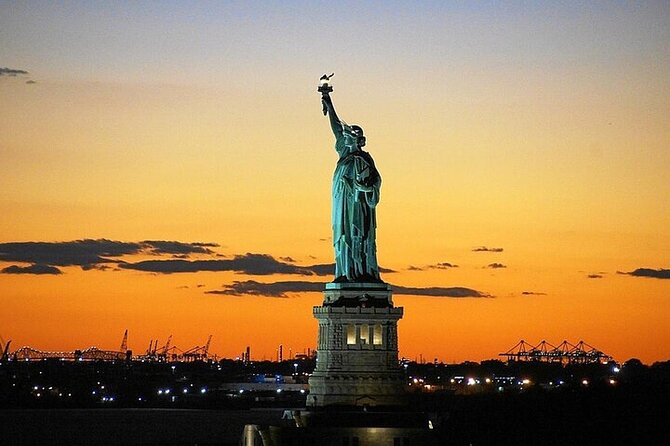 60-minute Sunset Skyline Cruise around Statue of Liberty - An In-Depth Look at the Experience