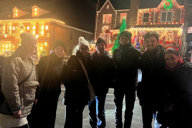 Dyker Heights Brooklyn Christmas Lights Walking Tour - What to Expect at Each Stop