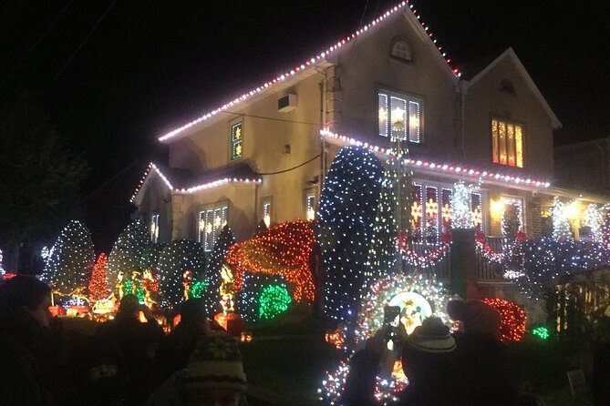 Dyker Heights Brooklyn Christmas Lights Walking Tour - Key Points