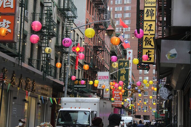 Tour and Tasting in the Lower East Side, Chinatown & Little Italy - Exploring the Sights and Flavors of New York’s Immigrant Neighborhoods