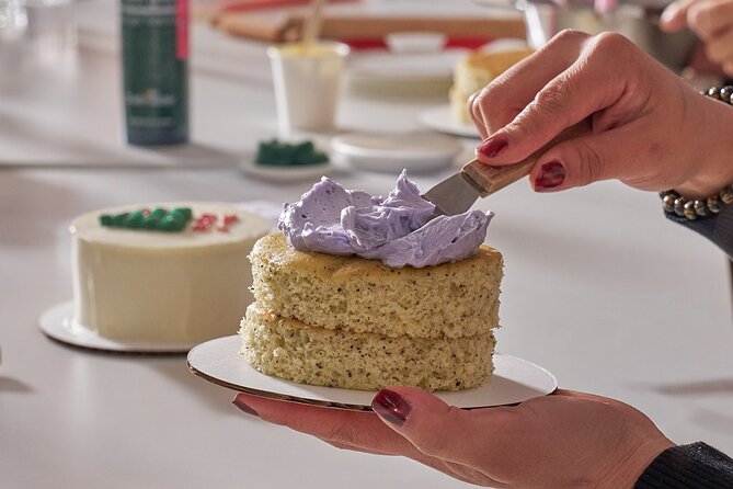 Lunchbox Cake Experience - Why Travelers Love It (and What They Don’t)