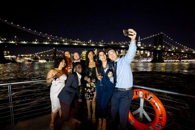 Bateaux New York Dinner Cruise - The Sum Up