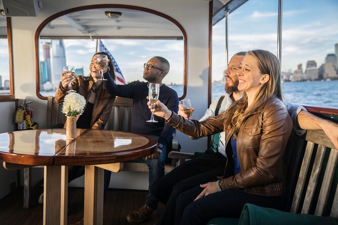 Fall Foliage Cruise on Yacht Full Moon from Chelsea Piers - Who Should Consider This Experience?