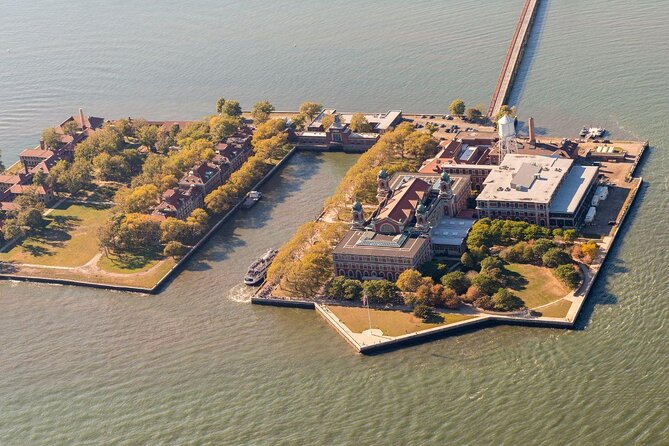 Statue of Liberty and Ellis Island 60 Minute sightseeing Cruise - Quick Overview: What to Expect from the Statue of Liberty and Ellis Island 60-Minute Sightseeing Cruise