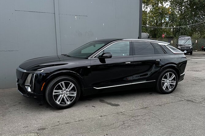 Private Transfer from Seattle to Vancouver - Private Transfer from Seattle to Vancouver: A Comfortable, Luxurious Ride