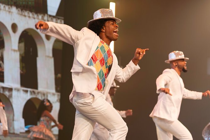 By Night Tour: Roxy Dinner Show with Transfer - Who Should Book This Tour?