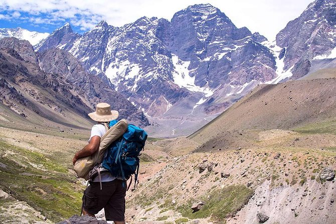 Juncal Andean Park: Hiking over a Glacial Tongue - Key Points