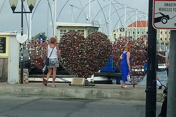 Strolling Willemstad The Local Way - A Deep Dive into the Experience
