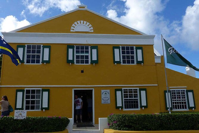 Shop and Beach Guided Tour in Curacao City - Shopping in Punda: Local Gems and Caribbean Fashions