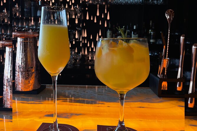 Curaçao Sip & Paint at Fine Dining Venue with Unlimited Cocktails - Key Points