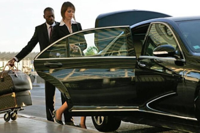 St. Maarten Private RED CARPET Airport pick up and transfers - A Friendly, Personal Touch for Your St. Maarten Arrival