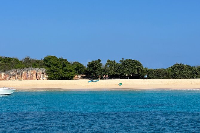 St Martin Gd Case Private cruise: dinner and night in Tintamarre - An In-Depth Look at the Experience