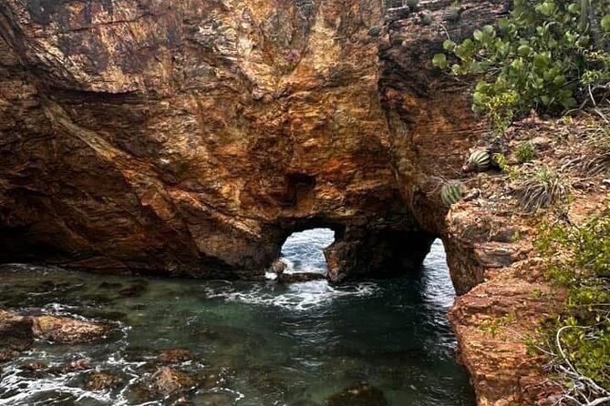 St. Maarten/Saint Martin Island Tour - Key Points