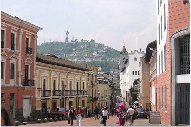 Quito Old Town Tour with Gondola Ride and Visit to the Equator - Exploring Quito’s Old Town and Beyond