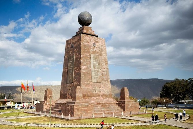 Private Quito City tour and Middle of the World full day - Panecillo Hill and the View