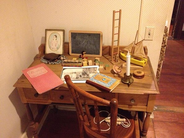 San Diego Gaslamp Quarter Small Group Walking Tour - Exploring the Itinerary: What Youll See and Learn