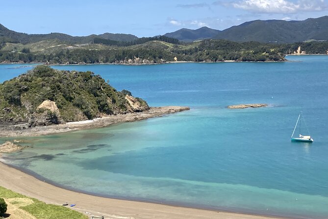 Private Yacht Charter and Island Excursions in the Bay of Islands - An Overview of the Experience