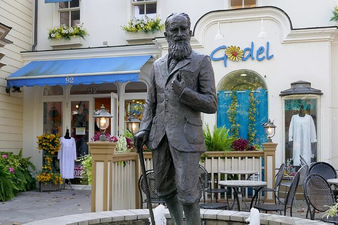 Explore Old Town Niagara-on-the-Lake: A Self-Guided Walking Tour - Who Would Love This Tour?