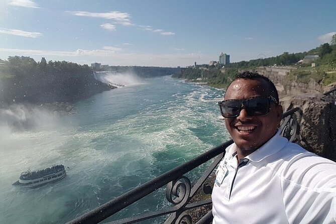 Niagara Elite-Small Group 7 guests: Cruise, Behind Falls, Skylon - A Closer Look at What to Expect