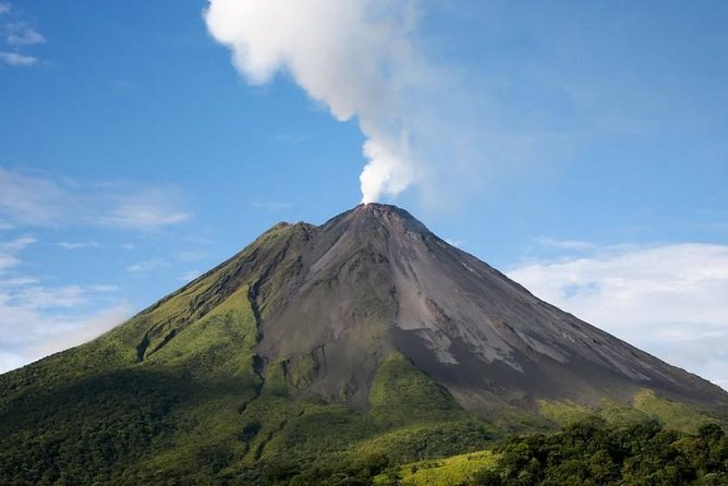 Day Trip from San Jose to Arenal Volcano & Baldi Hot Springs - Who is This Tour Best For?