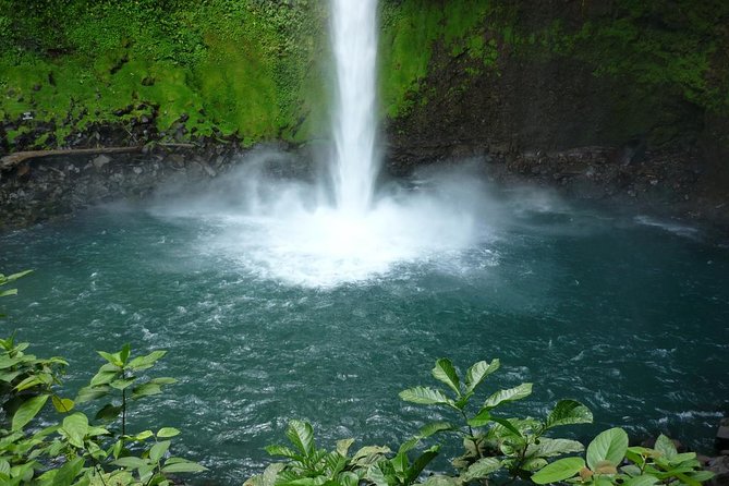 La Fortuna Waterfall & Baldi Hot Springs. Private Tour - FAQ