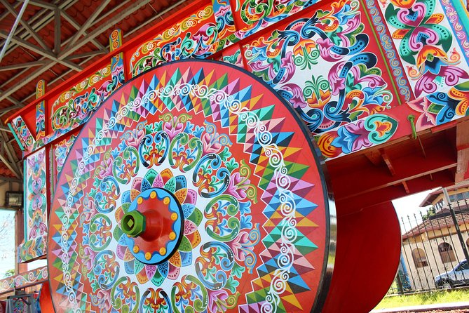 Sarchi Oxcarts & Souvenirs Shopping. Private Tour - A Closer Look at the Sarchi Oxcarts & Souvenirs Private Tour