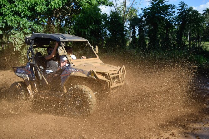 AWD Polaris 2 pax max- Adrenaline Adventure - The Experience in Practice