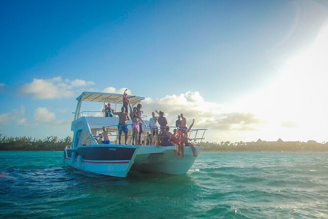 Boat Party for group from Punta Cana - Discovering Punta Cana’s Water-Based Party Scene