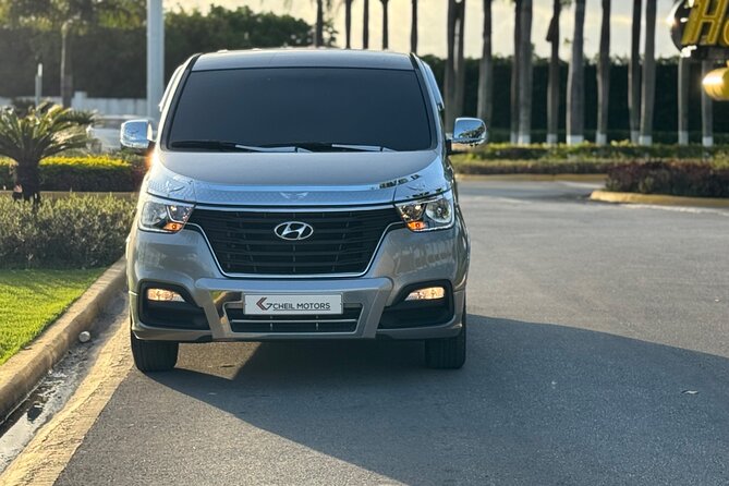 Confortable and privaste transportación from puj Airpot - A Deep Dive into the Experience