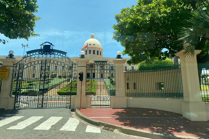 Santo Domingo city tour, the first city in America - A Deeper Look at the Experience