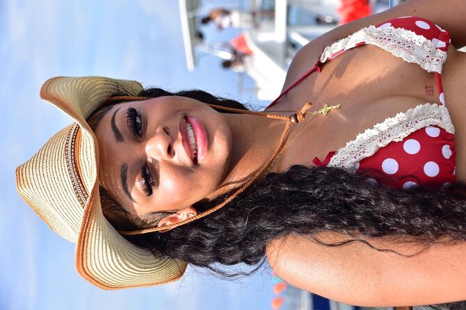 Hip Hop Adult Only Party Boat with Unlimited drinks & Sandba stop - The Sum Up