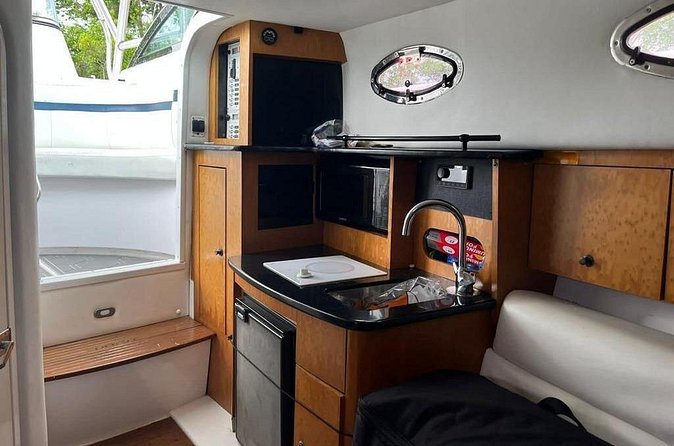 Private VIP party on a yacht with drinks and snacks in Punta Cana - FAQs