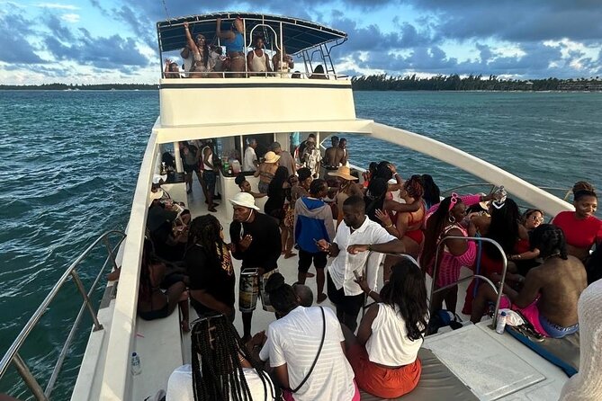 DE Hip Hop Boat Party for Adults and Free Drinks Only - The Sum Up