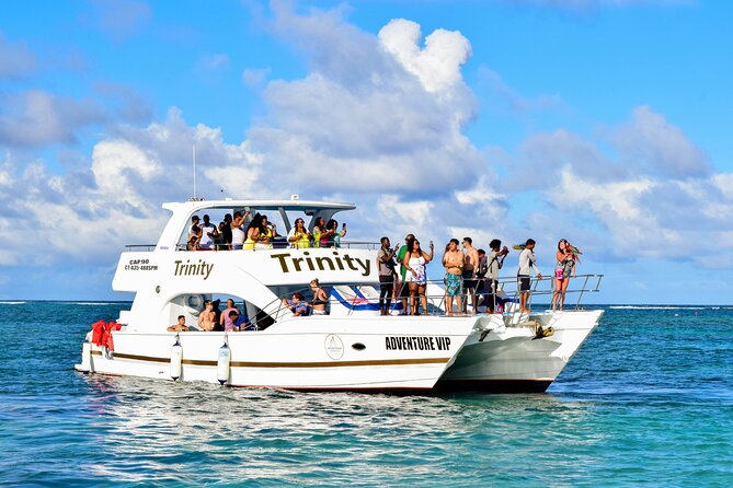 Punta Cana Ultimate Hip Hop Party Boat with Open Bar *Only Adults - A Fun and Authentic Caribbean Experience: The Punta Cana Ultimate Hip Hop Party Boat
