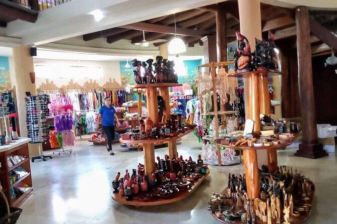 Don Lucas Cigar Factory, Rum tasting, Cocoa factory, Souvenirs - Who Should Consider This Tour?