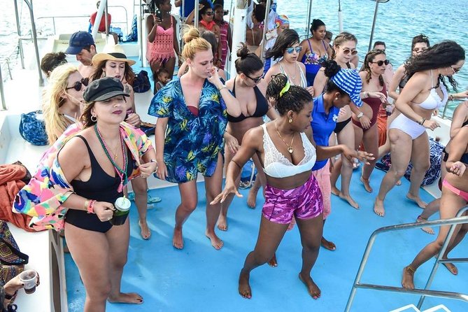 Enjoy an unforgettable catamaran ride with your children. - FAQ