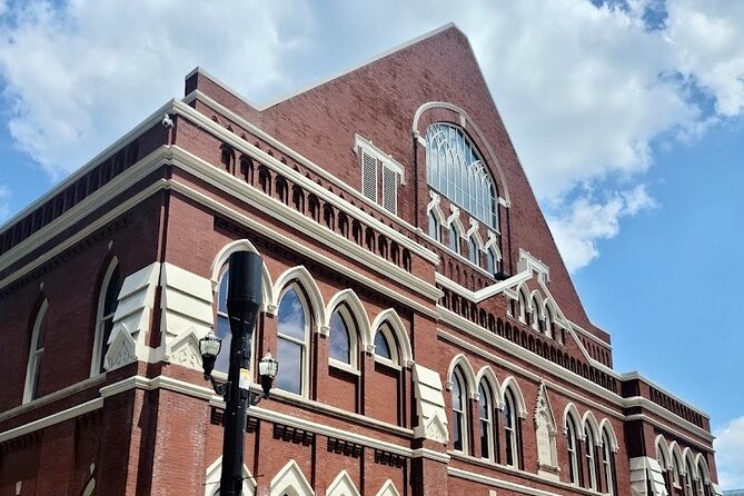 Nashville Music City Smart Phone Self-Guided Audio/App Walking Tour - A Practical Guide to the Nashville Music City Self-Guided Tour