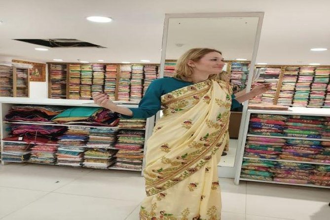 The Fabric Trail: Textile & Tailoring Tour with Expert Guide - Key Points