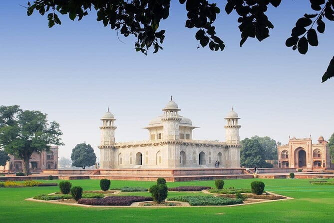 From Delhi: All-Inclusive Taj Mahal and Agra City Tour By Car - Visiting the Taj Mahal