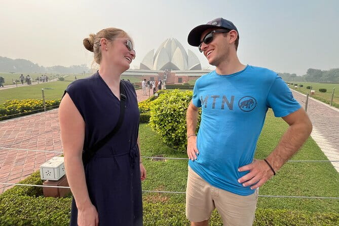 Taj Mahal and Agra Private Guided Same Day Tour from Delhi - Indulging in a Delicious Meal at Courtyard Agra