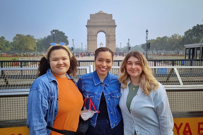 Old and New Delhi City Private Tour with Expert Guide - Discovering Delhi’s Contrasts: Old and New