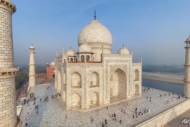 Delhi Airport to Agra Drop - Who Should Consider This Transfer?