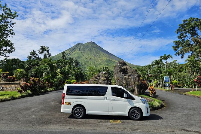 Private Transfer Fortuna to SJO Airport from 1 to 6 passengers - Key Points